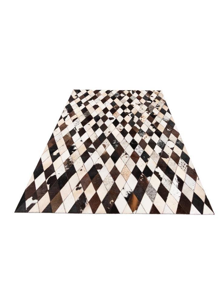 Detail image of 4' 8 x 6' 9 Cowhide Stocks Rug