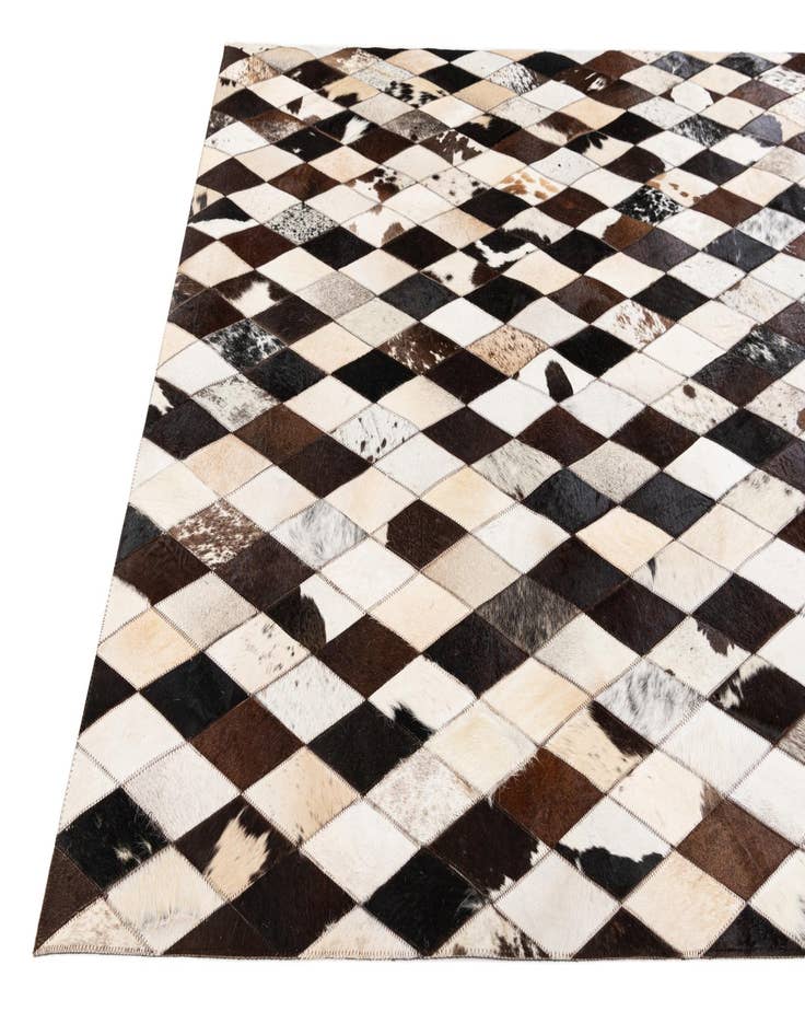 Detail image of 4' 8 x 6' 9 Cowhide Stocks Rug
