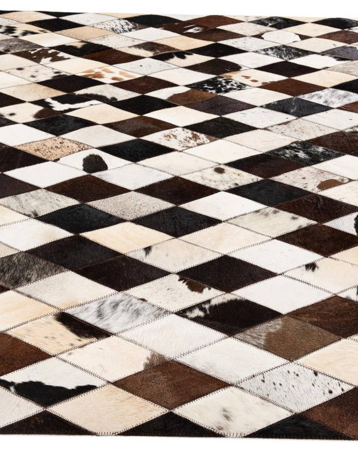 Detail image of 4' 8 x 6' 9 Cowhide Stocks Rug