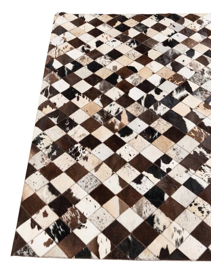 Detail image of 4' 8 x 6' 6 Cowhide Stocks Rug
