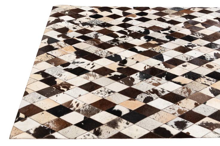 Detail image of 4' 8 x 6' 9 Cowhide Stocks Rug