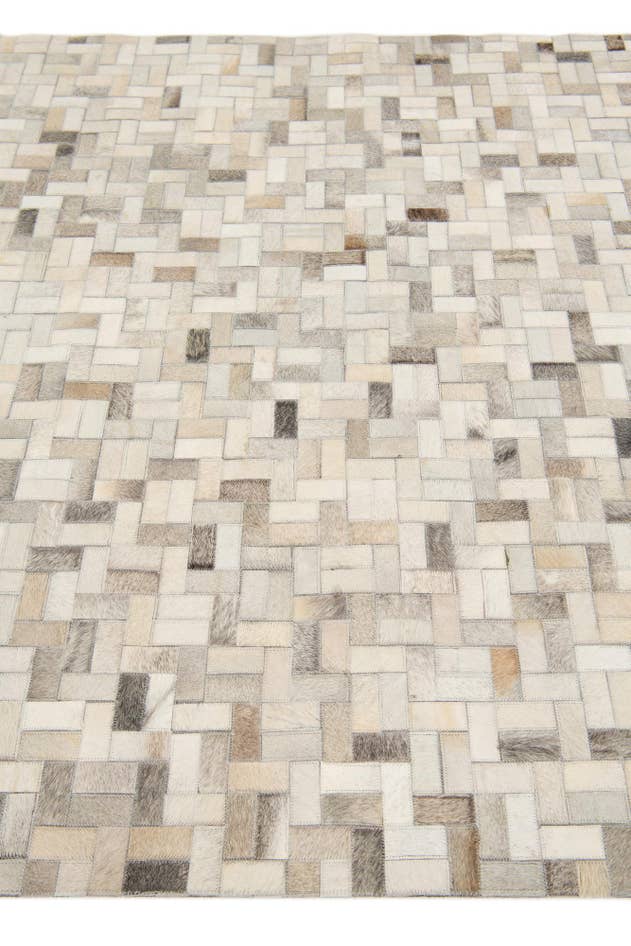 Detail image of 4' 9 x 6' 6 Cowhide Stocks Rug