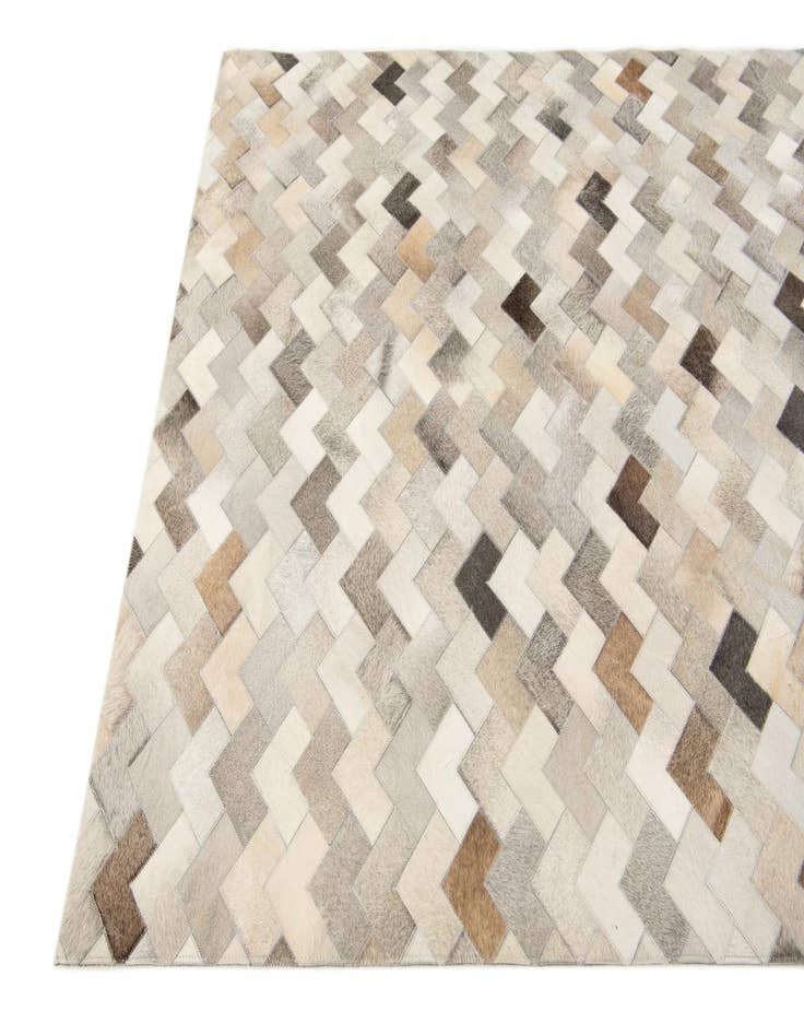 Detail image of 4' 9 x 6' 8 Cowhide Stocks Rug