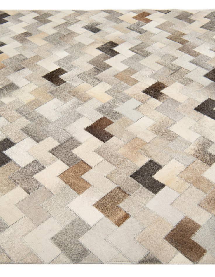 Detail image of 4' 9 x 6' 8 Cowhide Stocks Rug