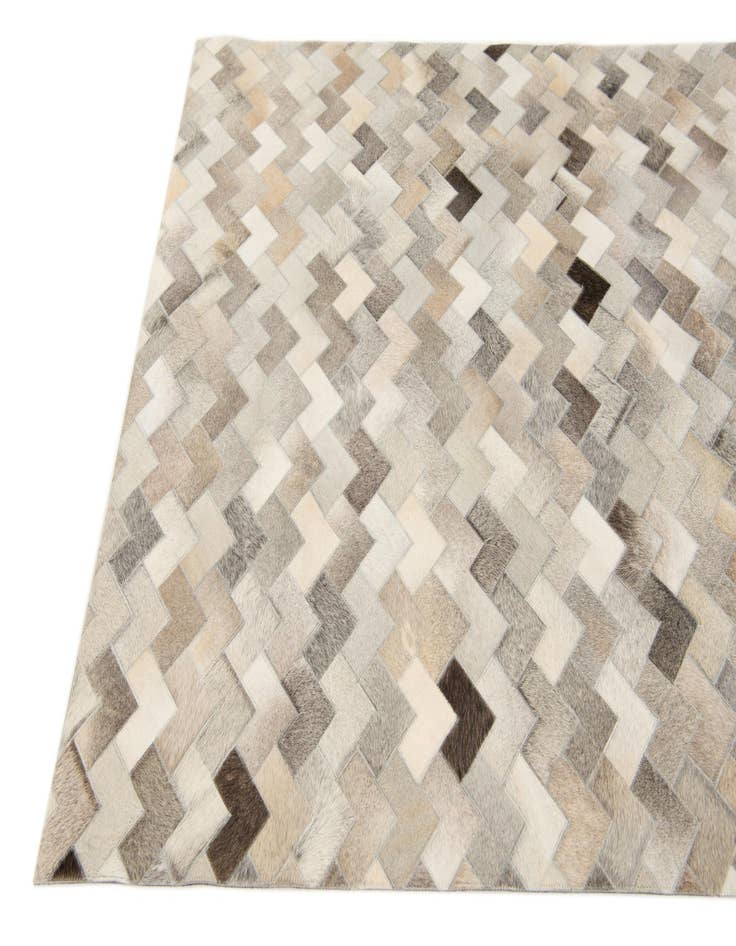 Detail image of 4' 9 x 6' 6 Cowhide Stocks Rug