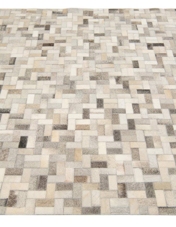 Detail image of 4' 7 x 6' 7 Cowhide Stocks Rug