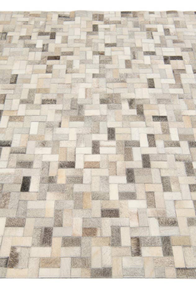 Detail image of 4' 7 x 6' 7 Cowhide Stocks Rug