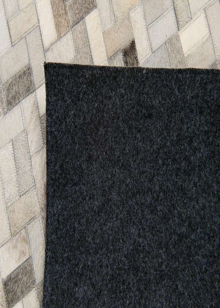4' 7 x 6' 7 Cowhide Stocks Rug