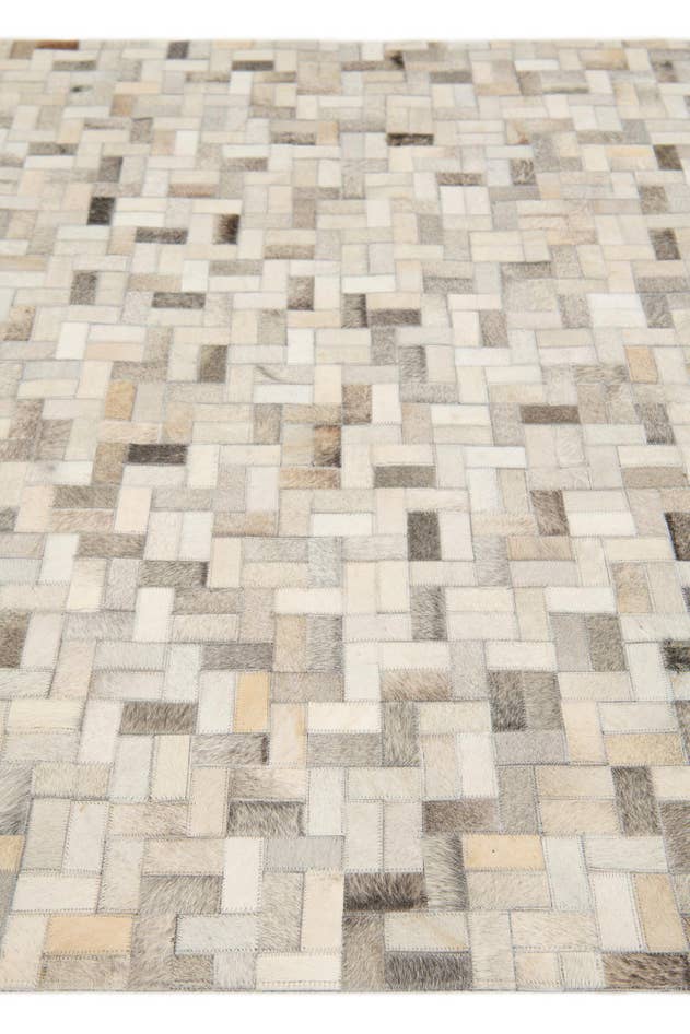 Detail image of 4' 8 x 6' 6 Cowhide Stocks Rug