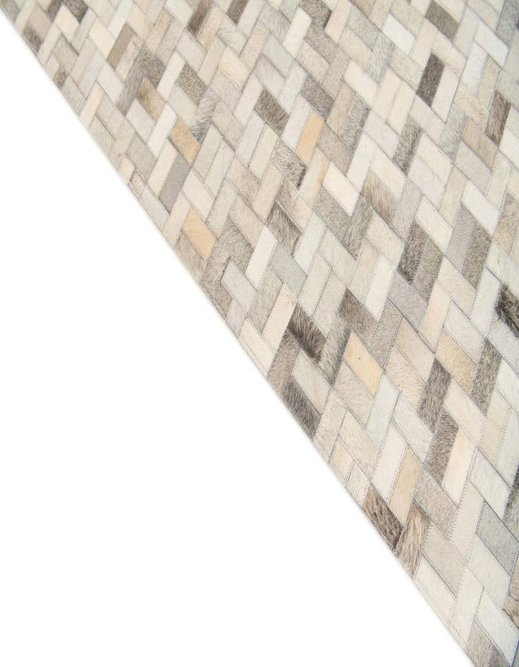 Detail image of 4' 8 x 6' 6 Cowhide Stocks Rug