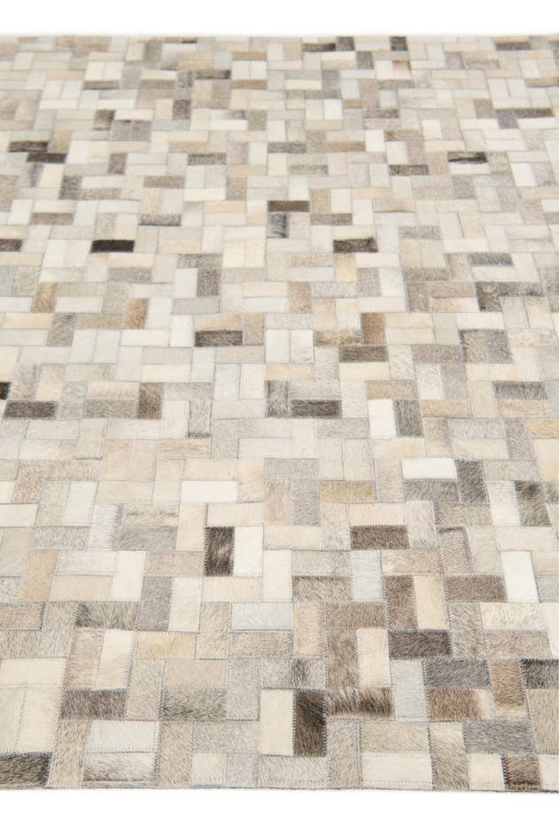 Detail image of 4' 7 x 6' 6 Cowhide Stocks Rug