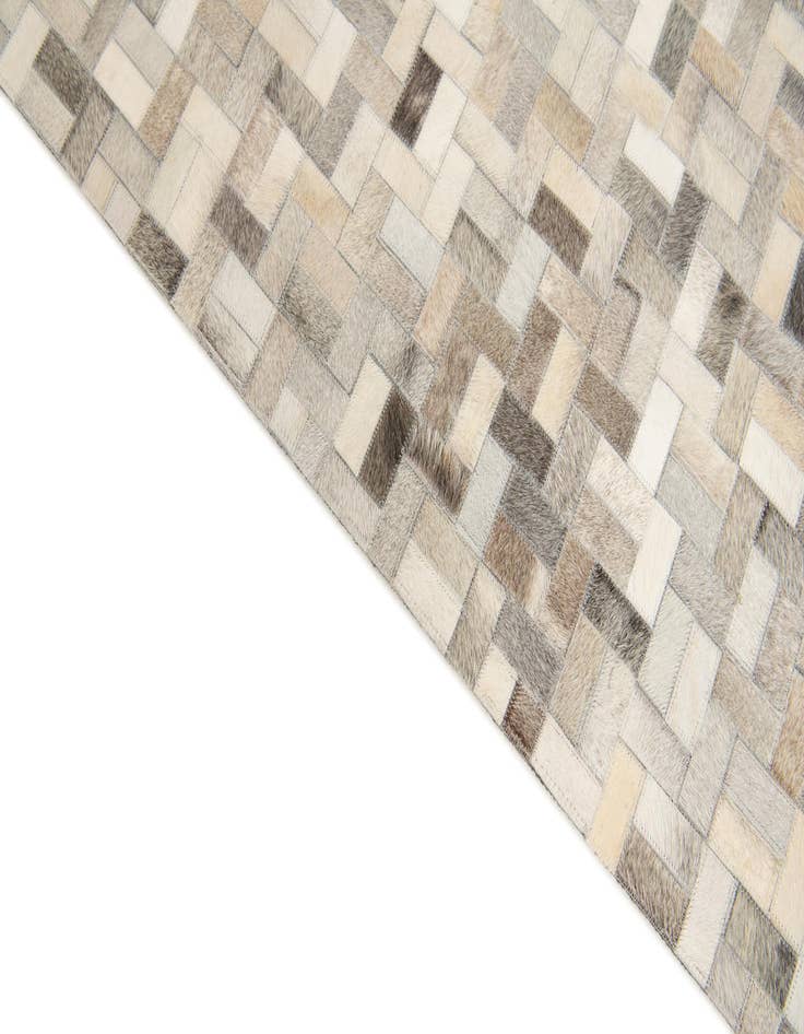 Detail image of 4' 7 x 6' 6 Cowhide Stocks Rug