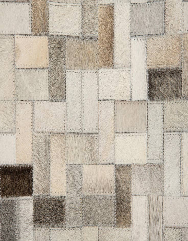 Detail image of 4' 7 x 6' 6 Cowhide Stocks Rug