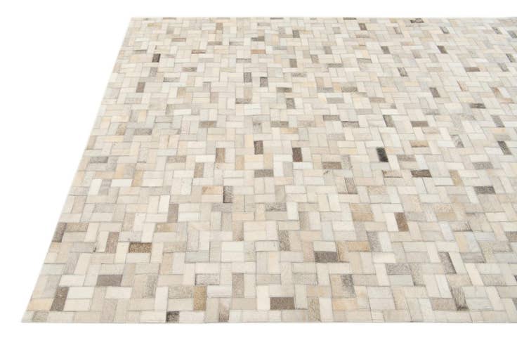 Detail image of 4' 7 x 6' 6 Cowhide Stocks Rug