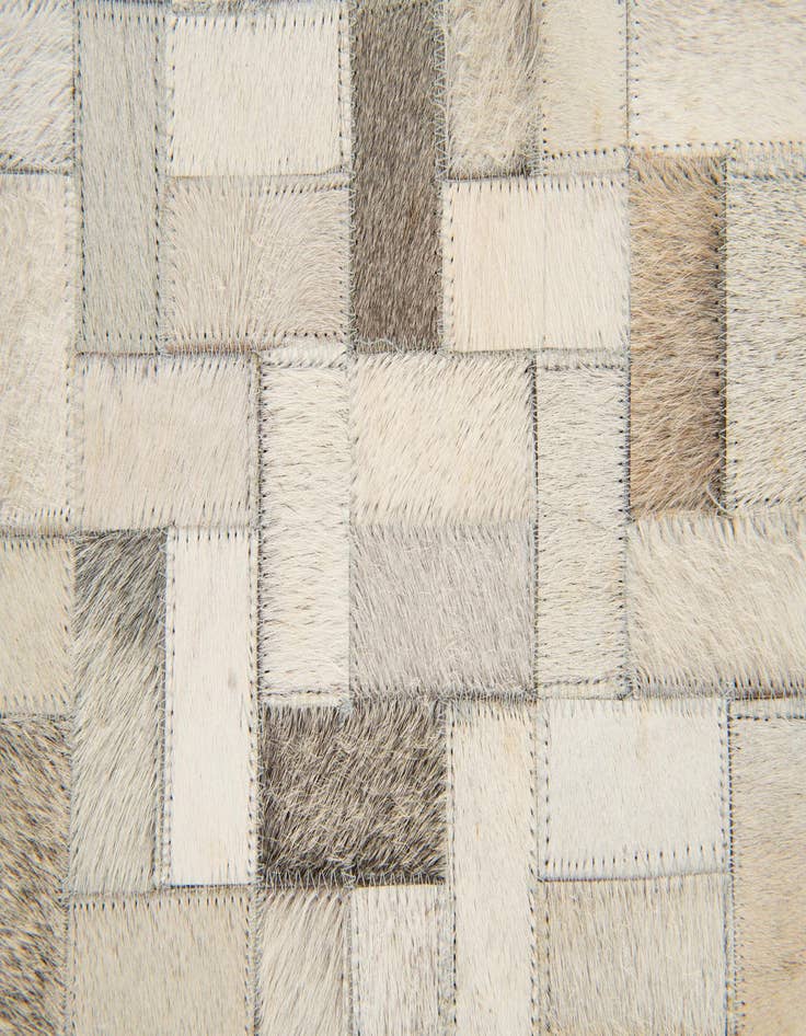 Detail image of 4' 7 x 6' 6 Cowhide Stocks Rug
