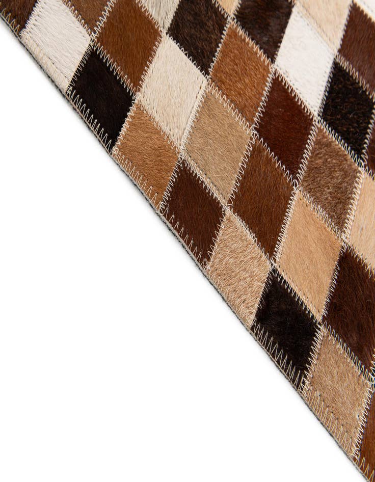 Detail image of 4' 8 x 6' 8 Cowhide Stocks Rug