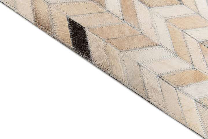 4' 9 x 6' 8 Cowhide Stocks Rug
