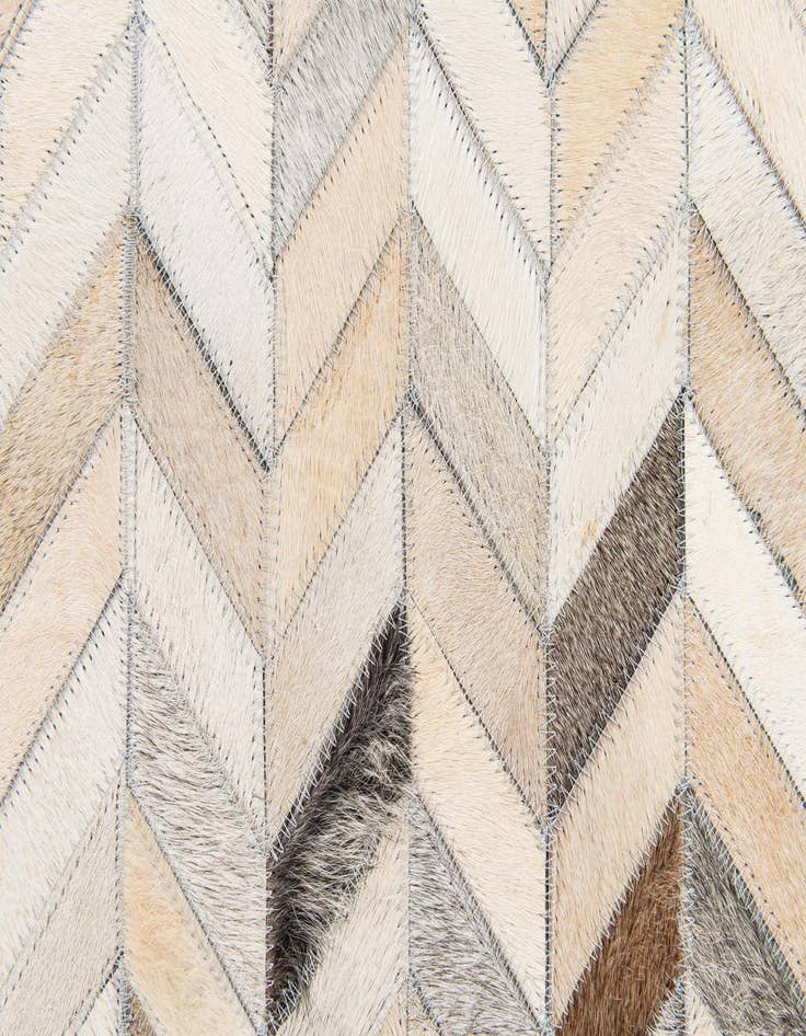 Detail image of 4' 9 x 6' 8 Cowhide Stocks Rug