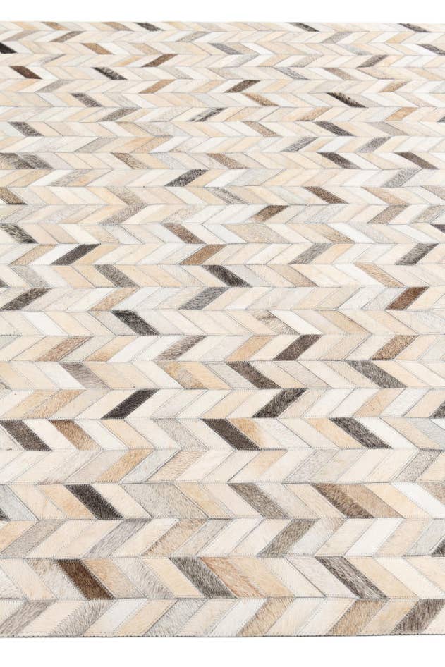 Detail image of 4' 8 x 6' 7 Cowhide Stocks Rug
