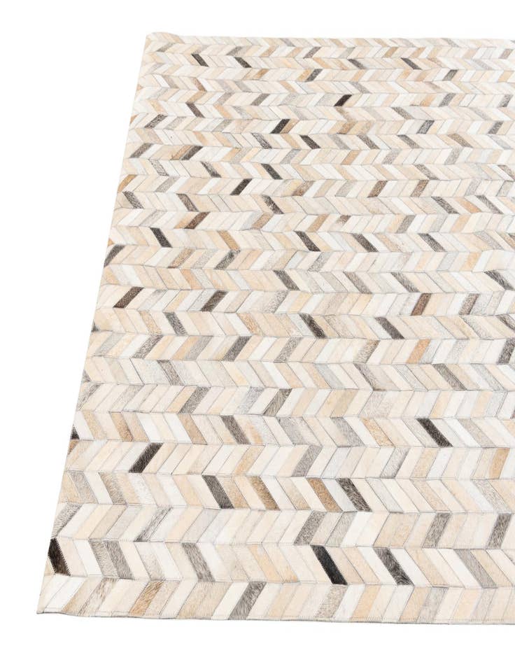 Detail image of 4' 8 x 6' 6 Cowhide Stocks Rug