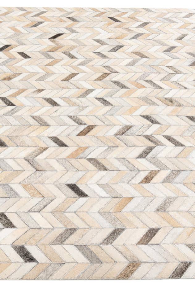 Detail image of 4' 8 x 6' 6 Cowhide Stocks Rug