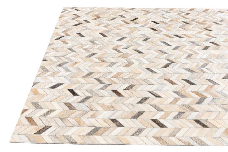 Detail image of 4' 7 x 6' 9 Cowhide Stocks Rug
