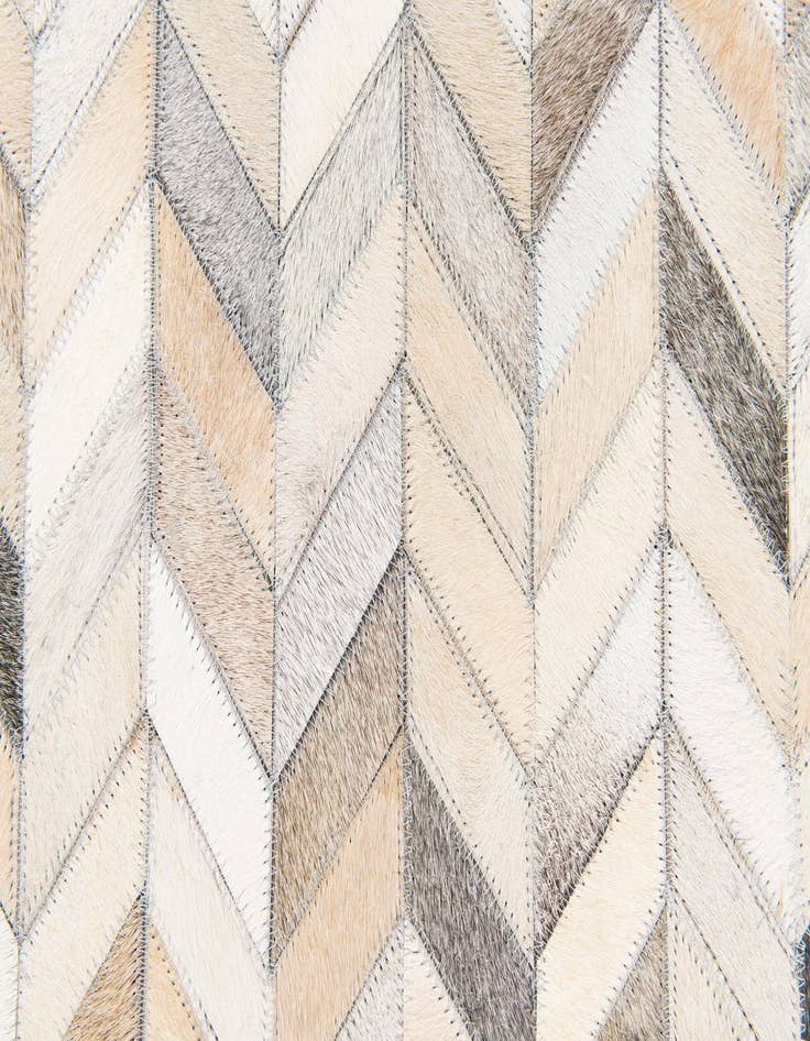 Detail image of 4' 7 x 6' 9 Cowhide Stocks Rug