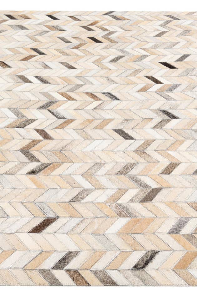 Detail image of 4' 8 x 6' 8 Cowhide Stocks Rug