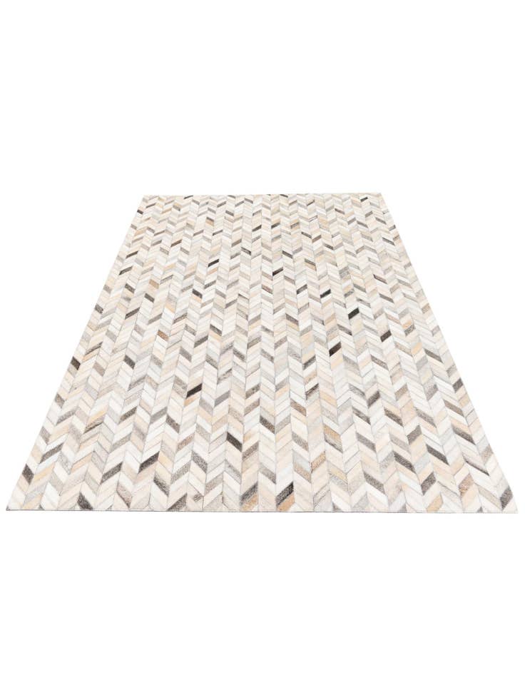 Detail image of 4' 7 x 6' 8 Cowhide Stocks Rug