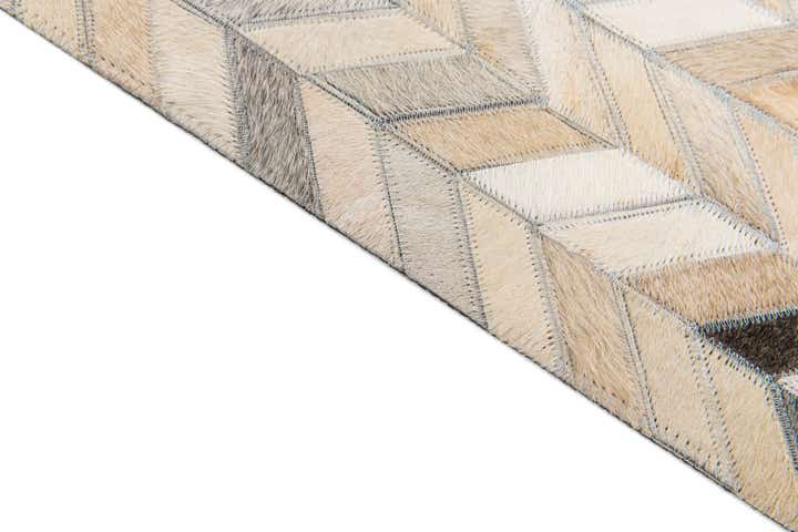 4' 7 x 6' 7 Cowhide Stocks Rug