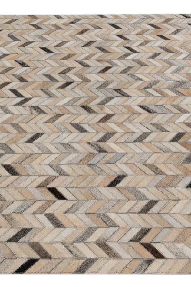 Detail image of 4' 8 x 6' 7 Cowhide Stocks Rug
