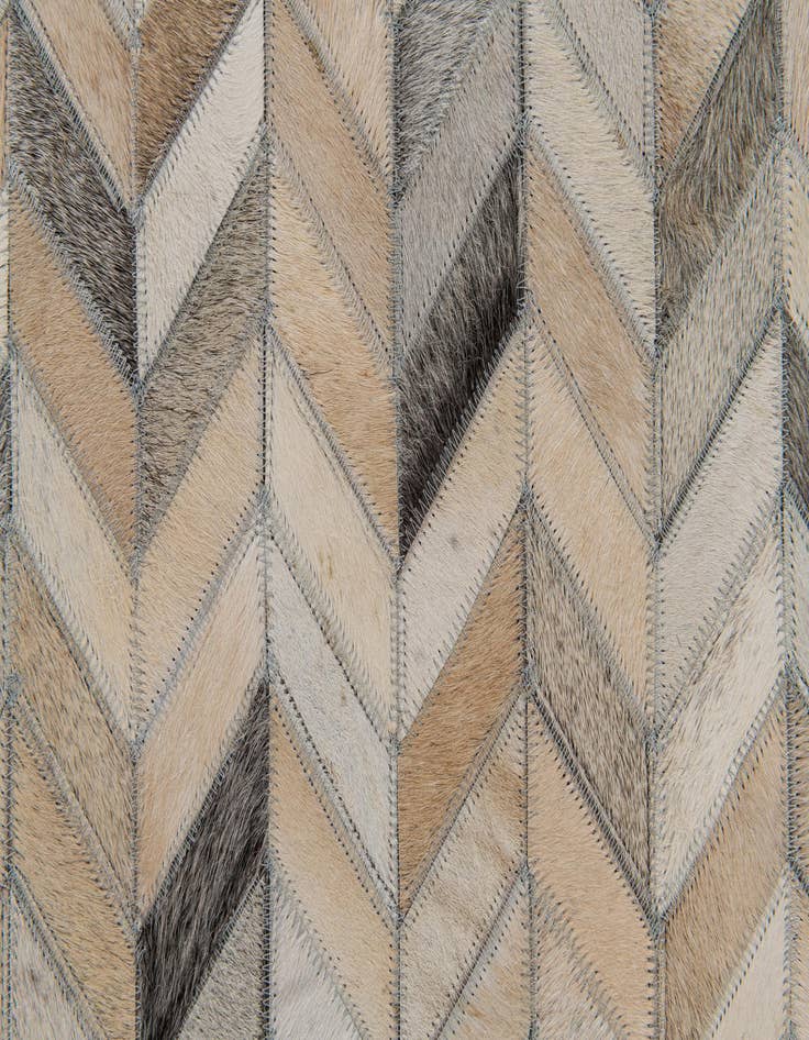 Detail image of 4' 8 x 6' 7 Cowhide Stocks Rug