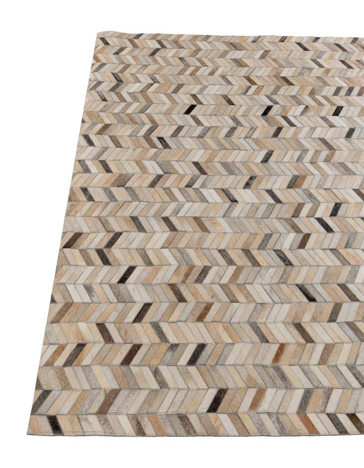 Detail image of 4' 8 x 6' 7 Cowhide Stocks Rug