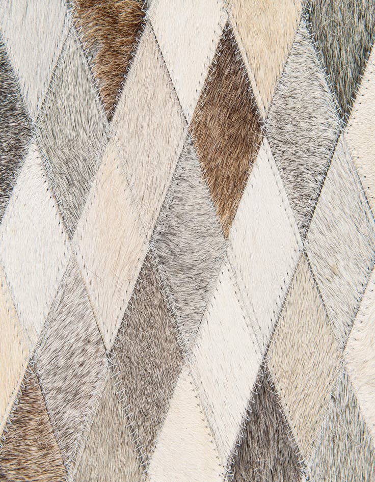 Detail image of 4' 7 x 6' 7 Cowhide Stocks Rug
