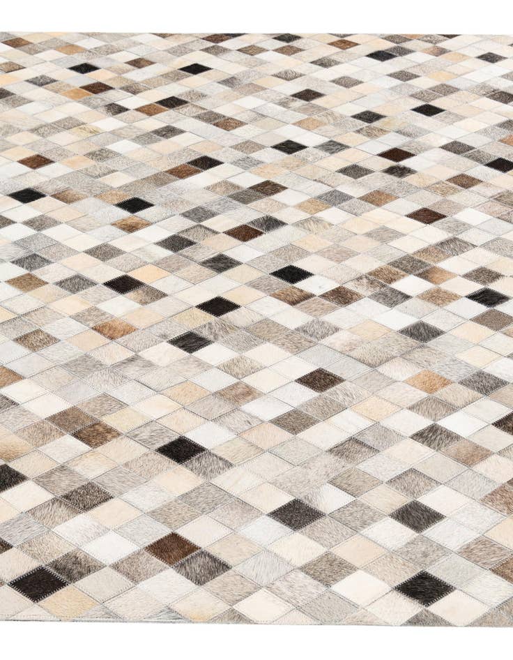 Detail image of 4' 8 x 6' 8 Cowhide Stocks Rug