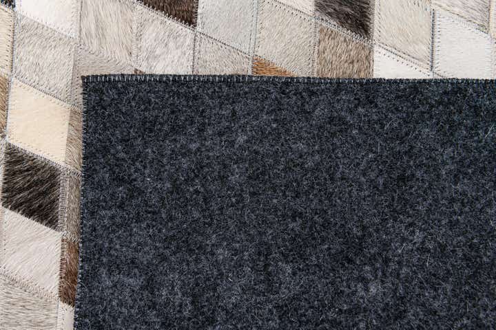 4' 9 x 6' 9 Cowhide Stocks Rug