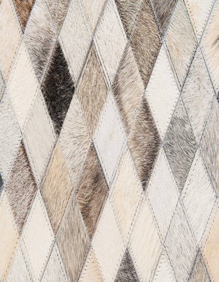 Detail image of 4' 7 x 6' 6 Cowhide Stocks Rug