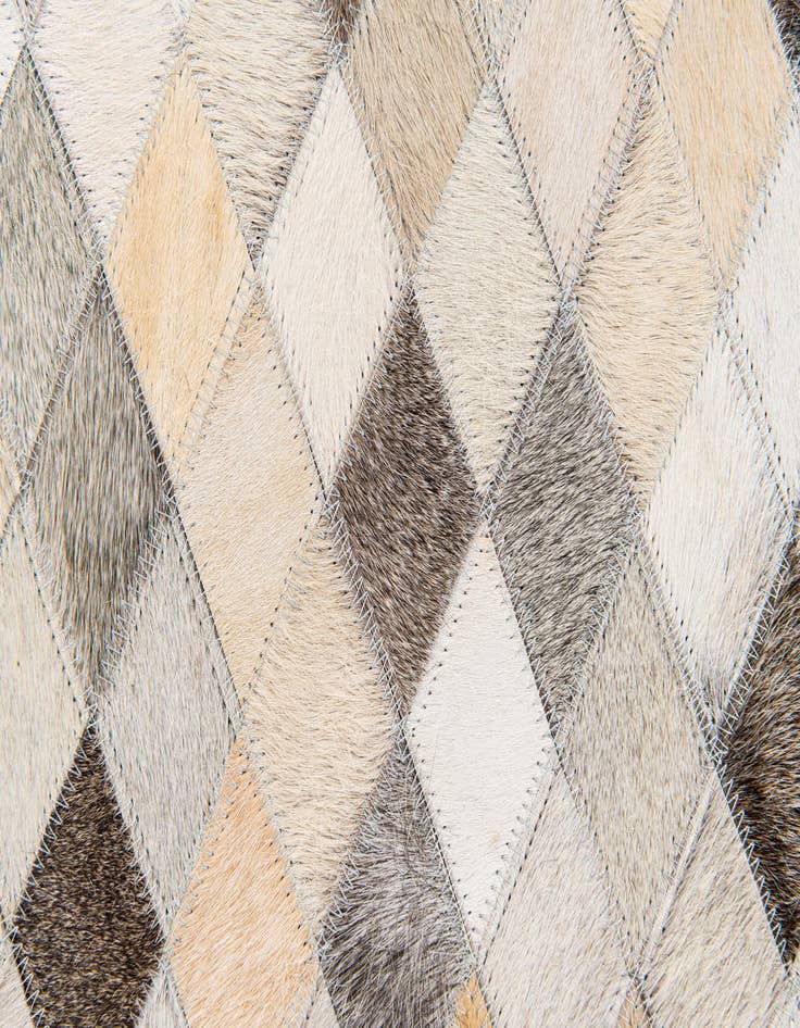 Detail image of 4' 7 x 6' 6 Cowhide Stocks Rug