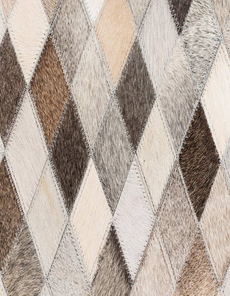 Detail image of 4' 7 x 6' 7 Cowhide Stocks Rug