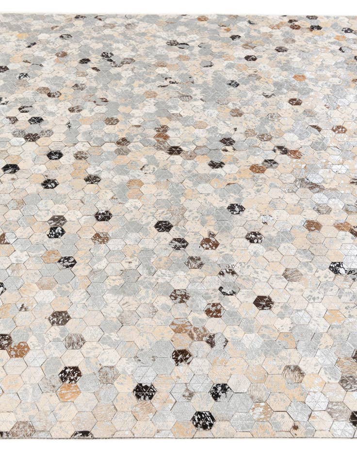 Detail image of 4' 9 x 6' 9 Cowhide Stocks Rug