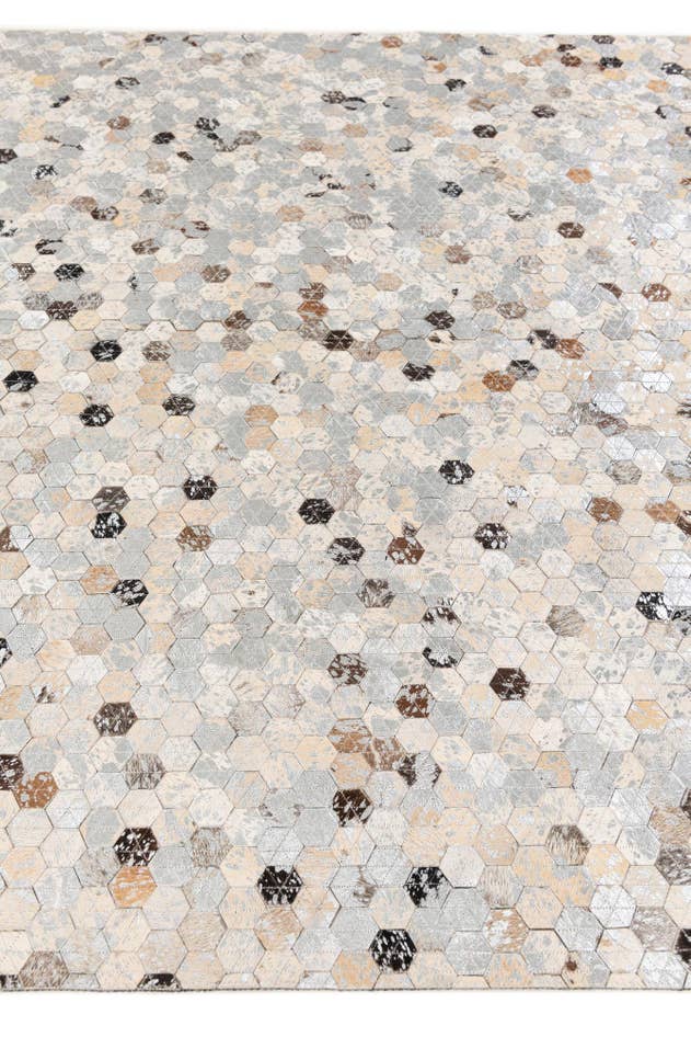 Detail image of 4' 9 x 6' 9 Cowhide Stocks Rug