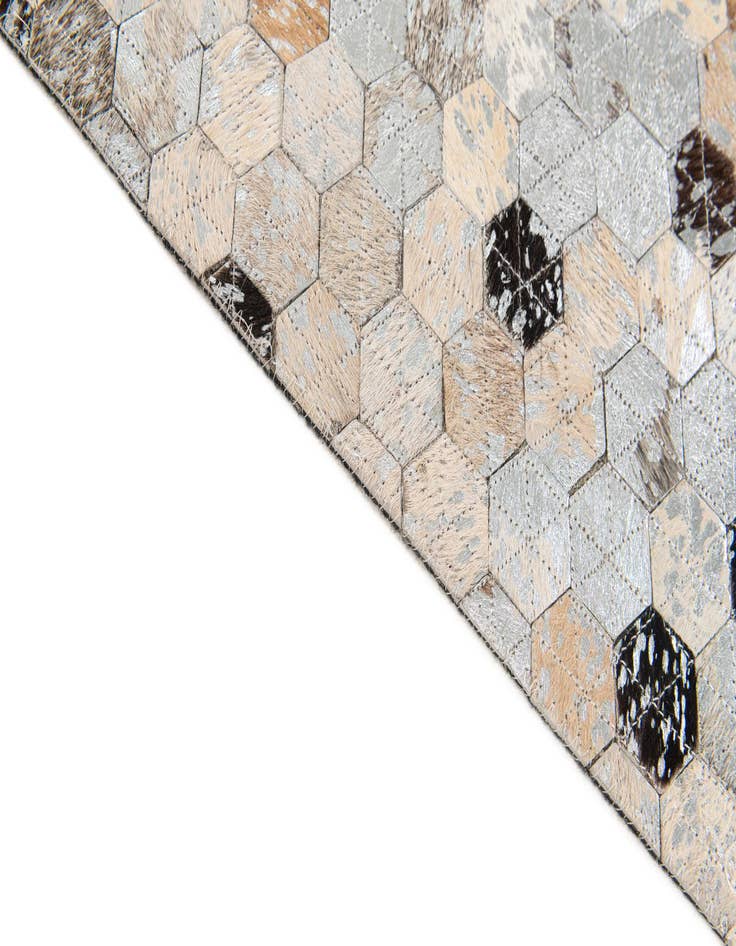 Detail image of 4' 9 x 6' 9 Cowhide Stocks Rug