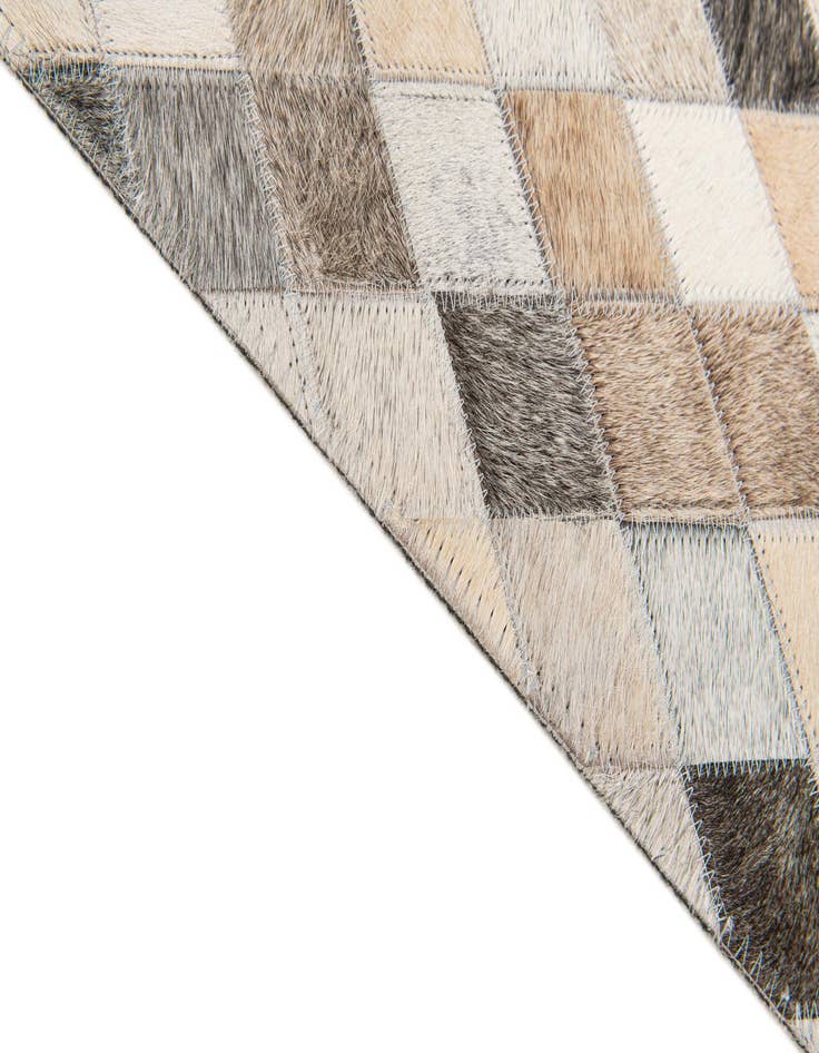 Detail image of 4' 8 x 6' 7 Cowhide Stocks Rug