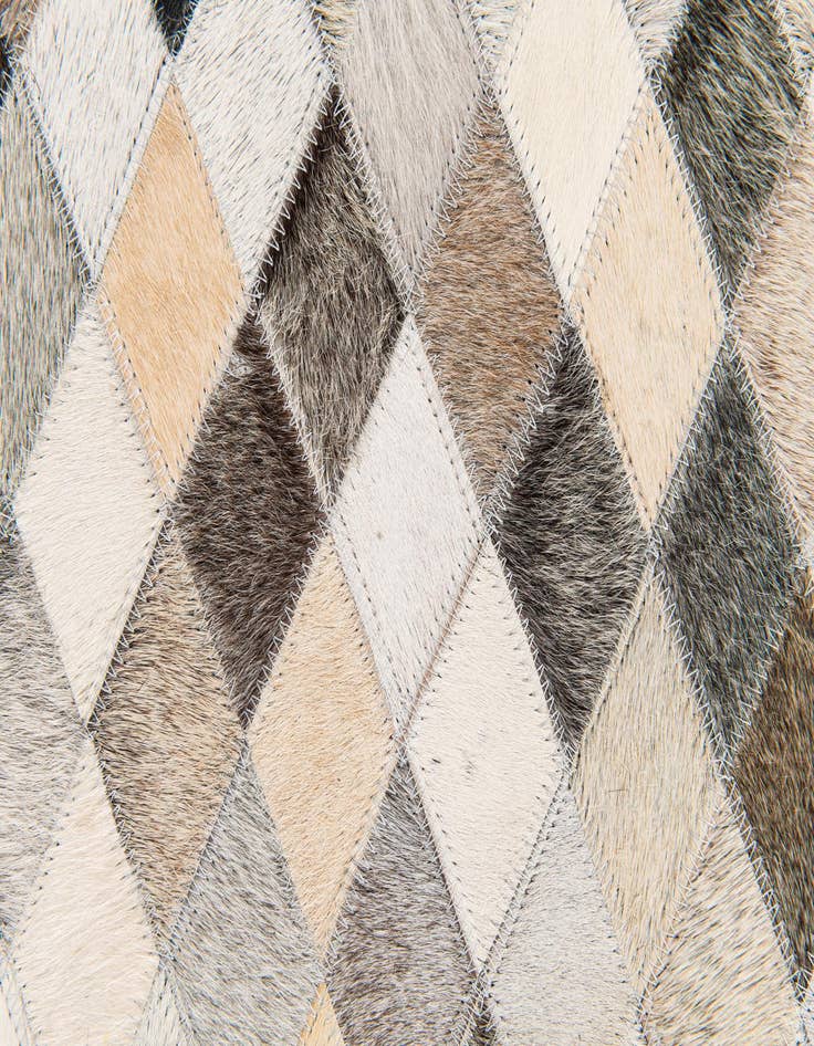 Detail image of 4' 8 x 6' 7 Cowhide Stocks Rug