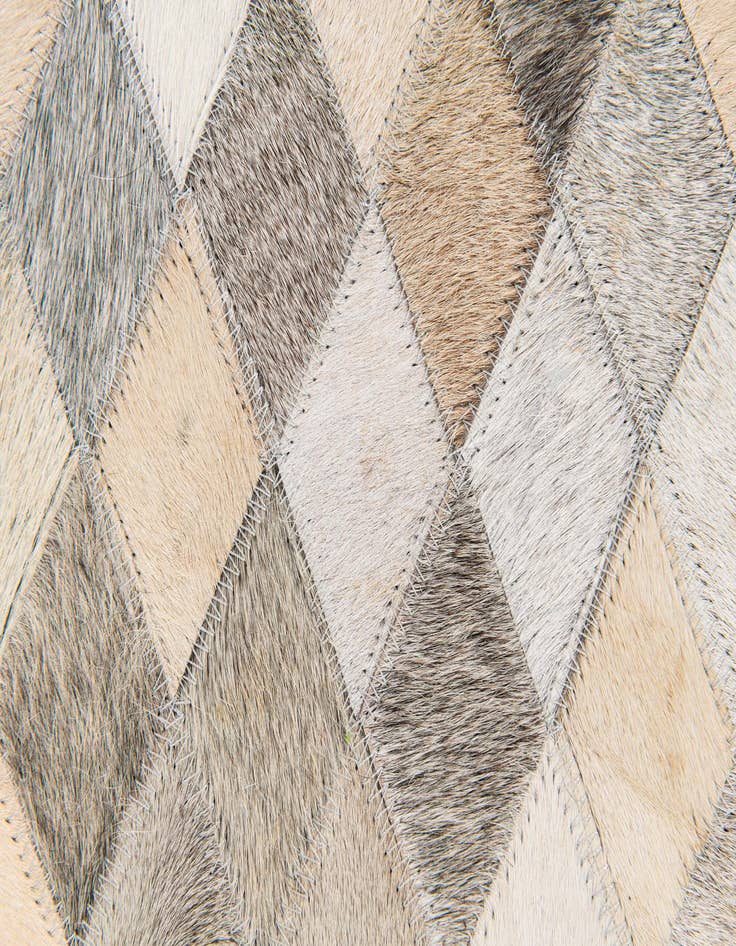 Detail image of 4' 9 x 6' 8 Cowhide Stocks Rug