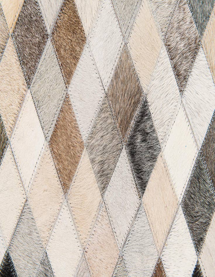 Detail image of 4' 7 x 6' 7 Cowhide Stocks Rug