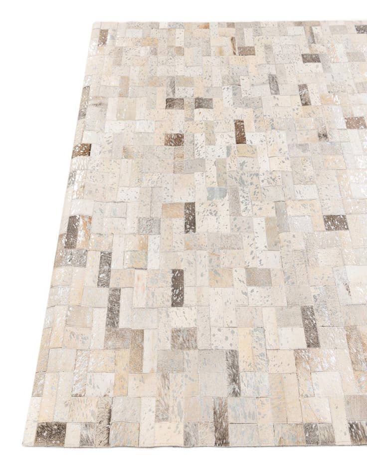 Detail image of 4' 8 x 6' 6 Cowhide Stocks Rug