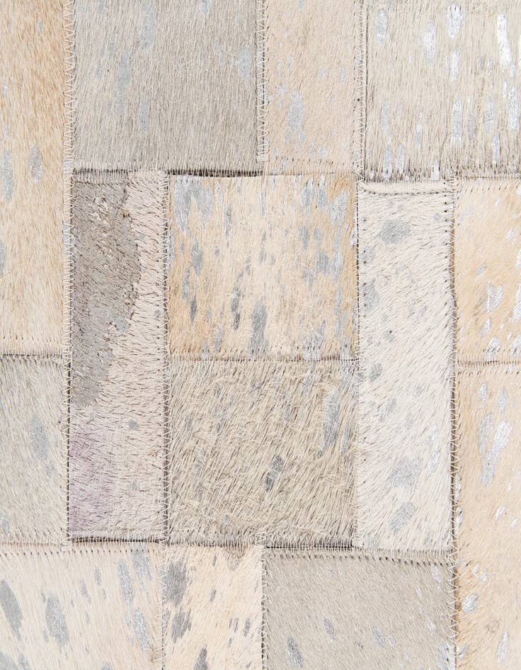 Detail image of 4' 8 x 6' 6 Cowhide Stocks Rug