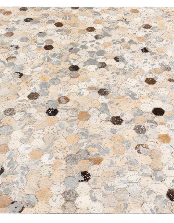 Detail image of 4' 7 x 6' 7 Cowhide Stocks Rug