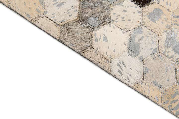 4' 7 x 6' 7 Cowhide Stocks Rug